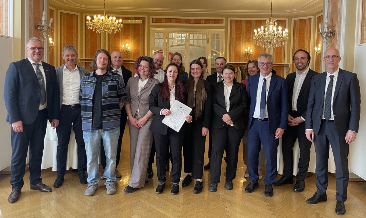Scopri di più sull'articolo Besondere Diplomverleihung am Meraner Kaiserhof
