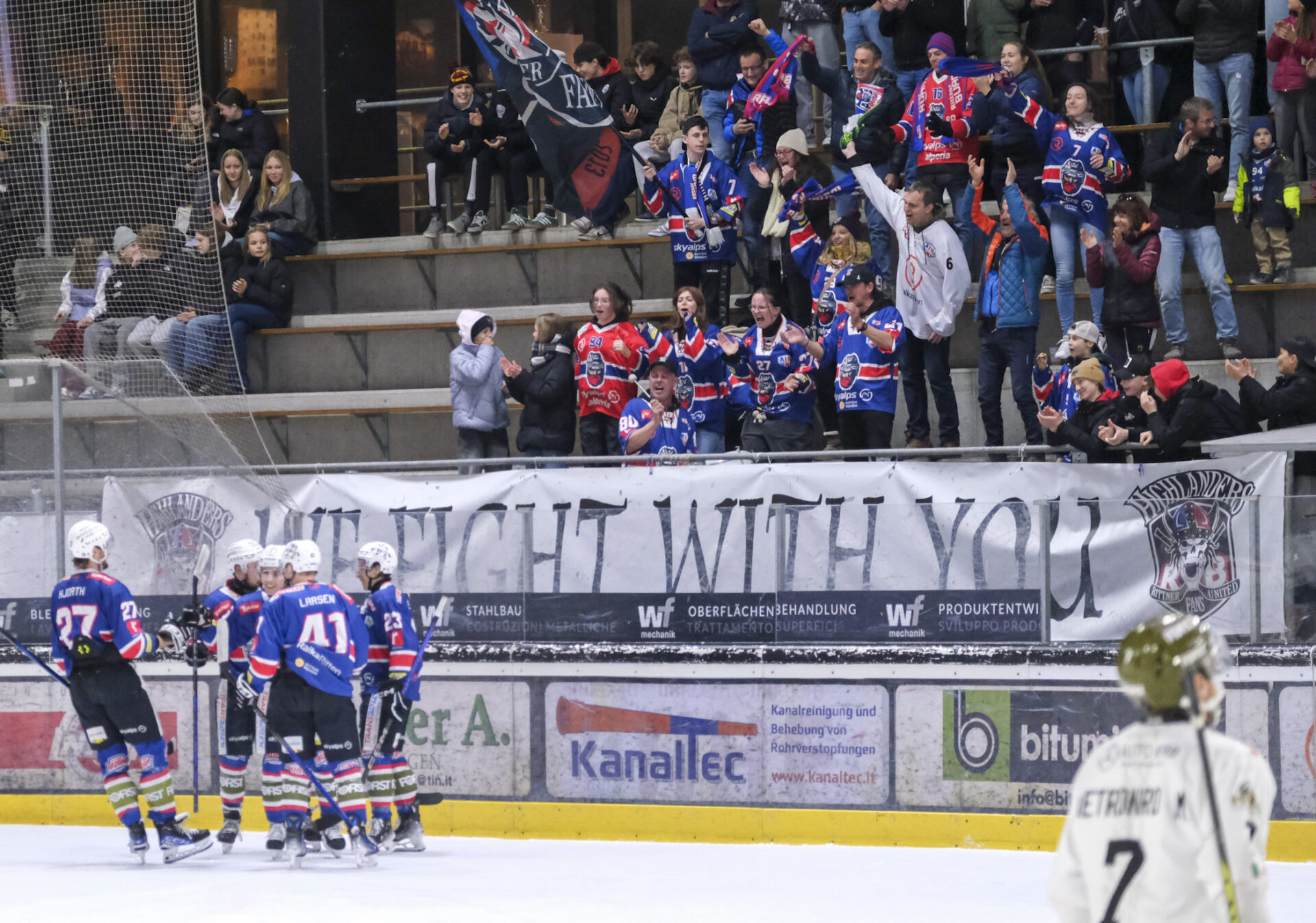 Scopri di più sull'articolo I Rittner Buam SkyAlps iniziano i playoff con un successo e uno shutout