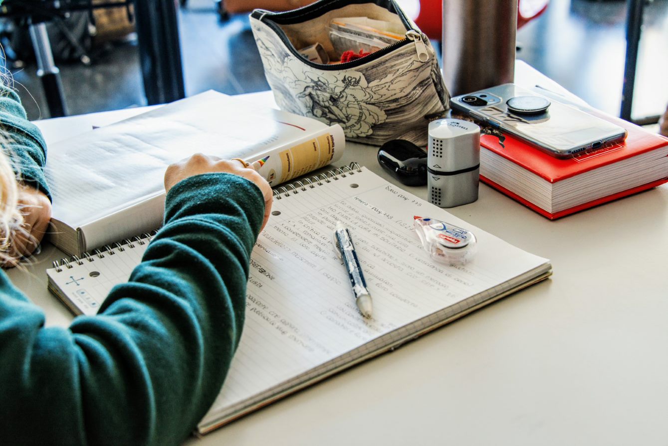 Scopri di più sull'articolo Wahl des richtigen Schulbuchs entscheidend für Lernerfolg