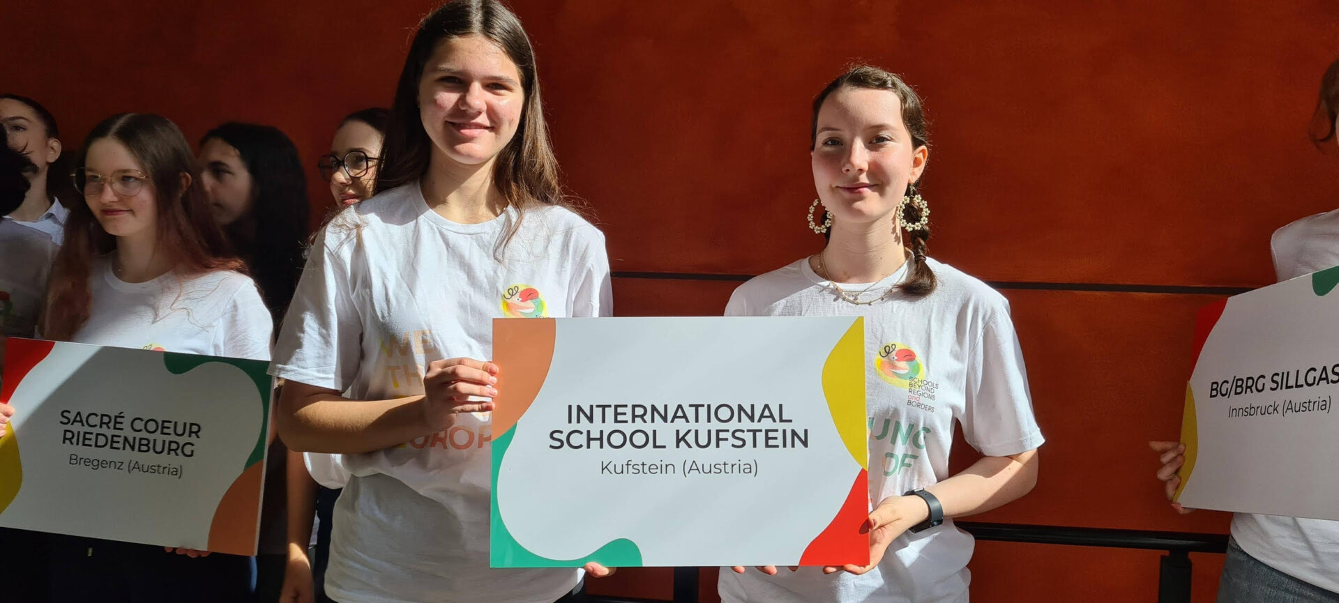 Scopri di più sull'articolo Educazione civica senza barriere: torna “SCHOOLS BEYOND REGIONS AND BORDERS’