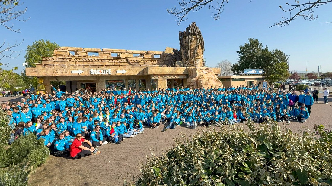 Scopri di più sull'articolo A Gardaland i Giovani della Croce Bianca immersi in un mondo avventuroso