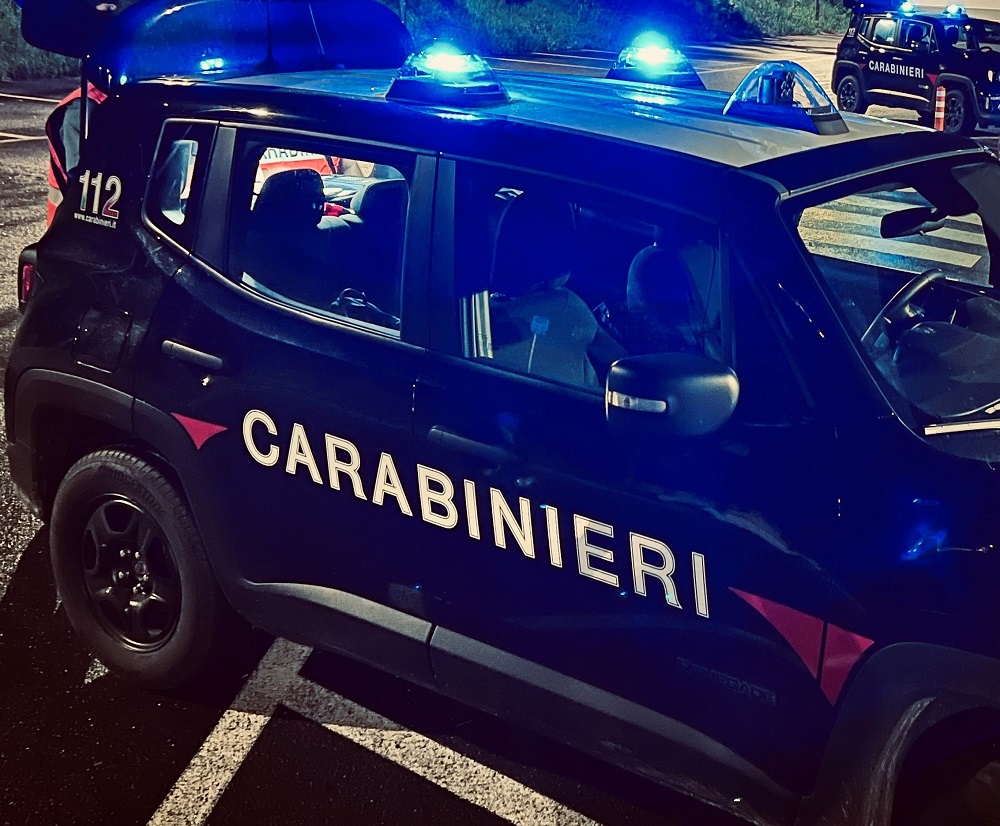 Mehr über den Artikel erfahren Autista litiga con un altro automobilista per un sorpasso e lo stordisce con un taser