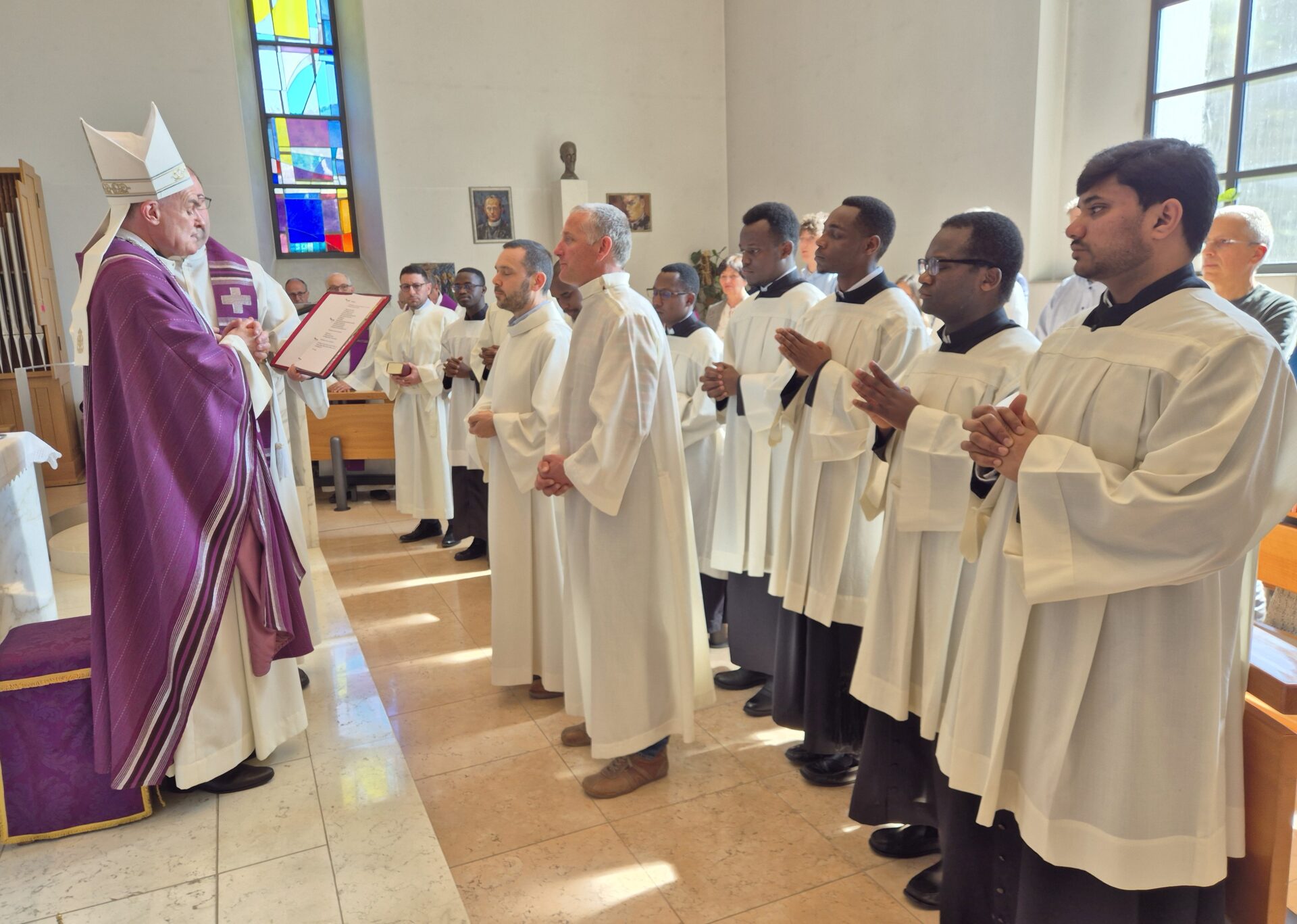 Scopri di più sull'articolo Conferiti i ministeri a futuri diaconi e sacerdoti