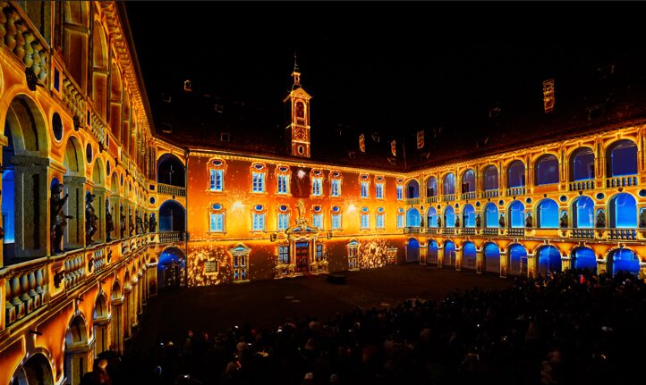 Scopri di più sull'articolo Bressanone celebra 10 anni di spettacolo di luci e musica con una colonna sonora firmata da Giorgio Moroder – e festeggia i suoi 85 anni