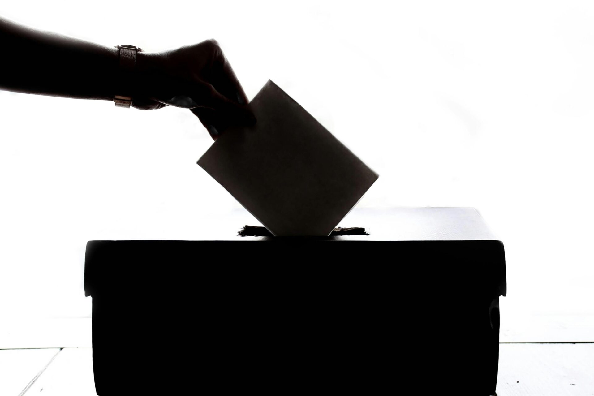 Scopri di più sull'articolo LOCHER: “LA DEMOCRAZIA VIVE DELLA PARTECIPAZIONE AL VOTO CHE È UNA RESPONSABILITÀ COMUNE”