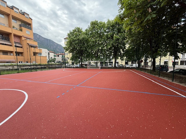 Scopri di più sull'articolo WOBI: Abschluss der Sanierung des Sportplatzes in der Cagliari-Straße in Bozen