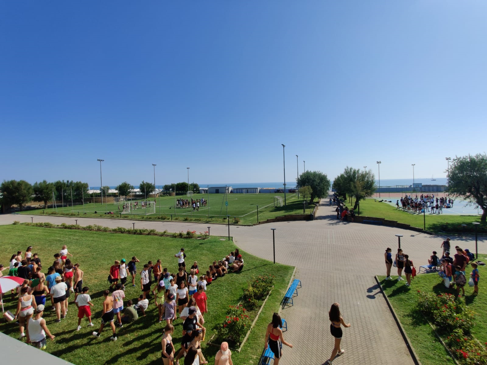 Scopri di più sull'articolo Scuola al mare: 860 giovani a lezione a Caorle e Cesenatico