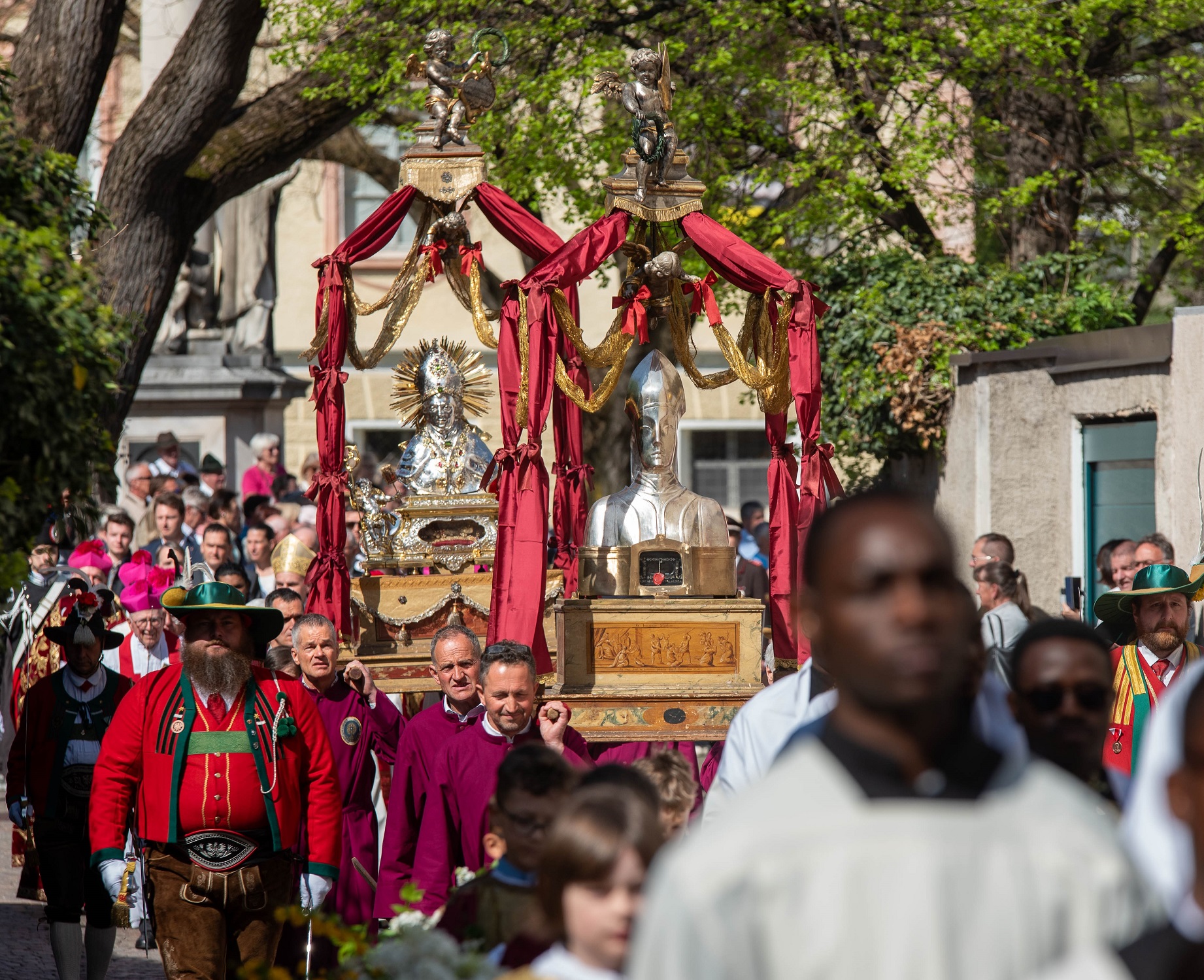 Mehr über den Artikel erfahren Domenica 4 maggio a Bressanone la processione di san Cassiano