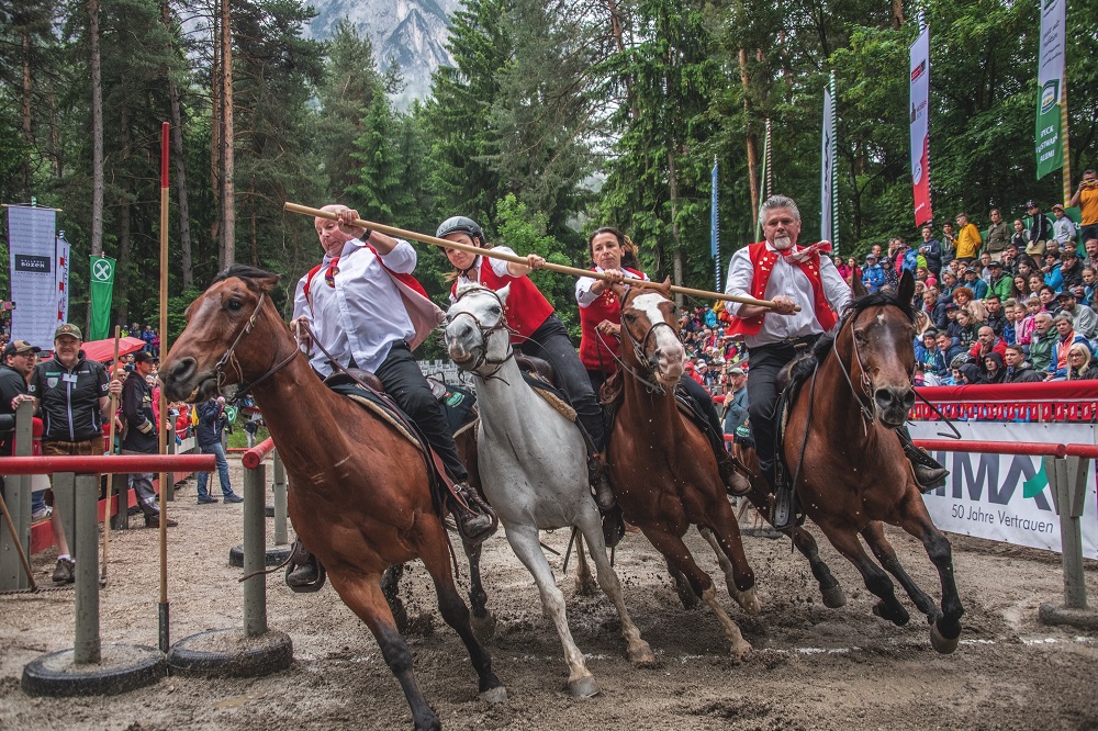 Scopri di più sull'articolo Grande attesa per la Cavalcata di Oswald von Wolkenstein, domenica 15 giugno