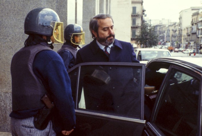 Mehr über den Artikel erfahren 33 anni fa la strage di Capaci, il ricordo e la speranza.