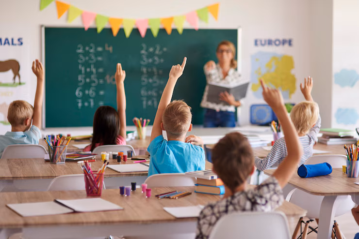 Scopri di più sull'articolo Educazione sessuale e affettiva a scuola, opinioni divergenti con quelle del Ministro Valditara