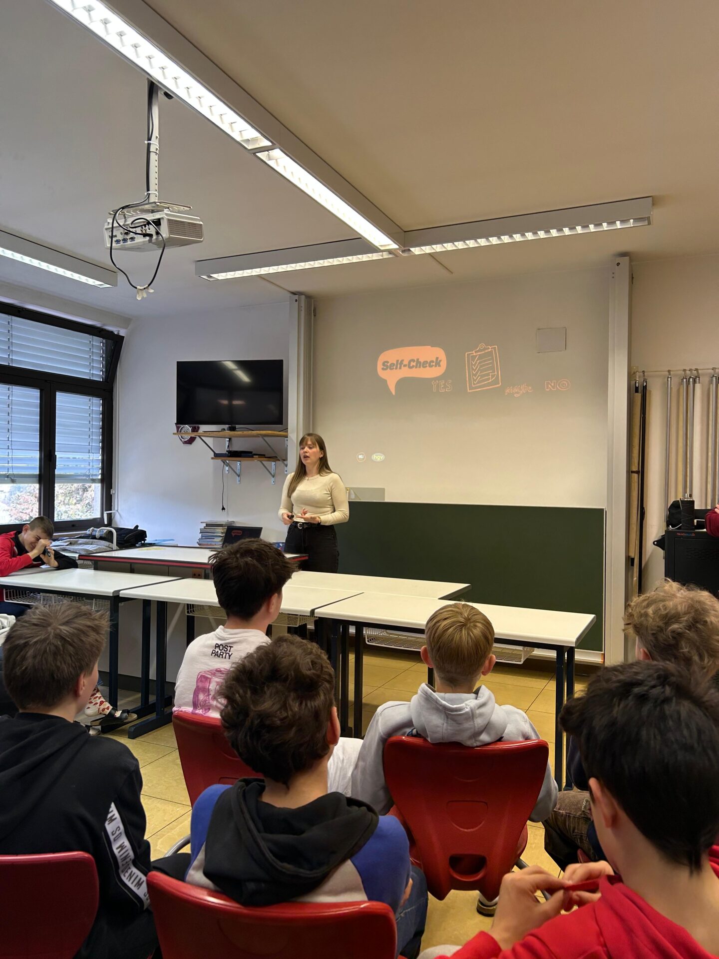 Scopri di più sull'articolo Zukunft im Blick, Hoteliers- und Gastwirtejugend (HGJ) und Junghandwerker im lvh touren durch Mittelschulen 
